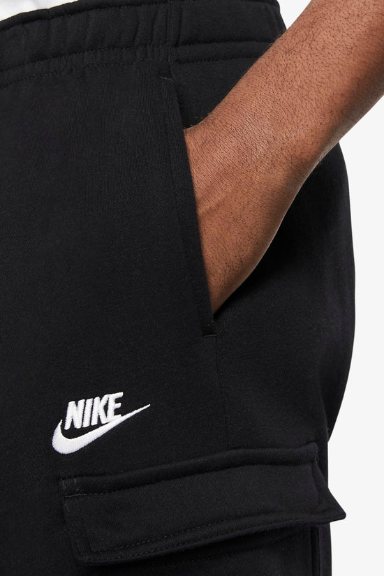 Pantaloni Club Cargo-nike sportswear-Nero-Uomo-Cd3129 010-