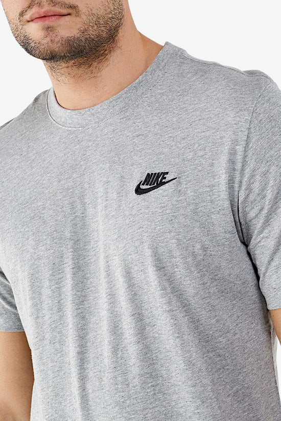 T-Shirt Maniche Corte Club-nike sportswear-Grigio-Uomo-Ar4997 064-