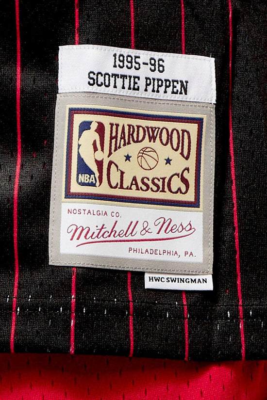Canotta Swingman NBA Chicago Bulls 1995-96 Scottie Pippen-mitchell&ness-Nero-Uomo-Smjygs18149-cbublck95spi-