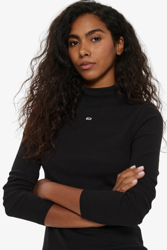  T-Shirt Maniche Lunge Collo Lupetto Con Logo Bandierina Ricamata tommy jeans 